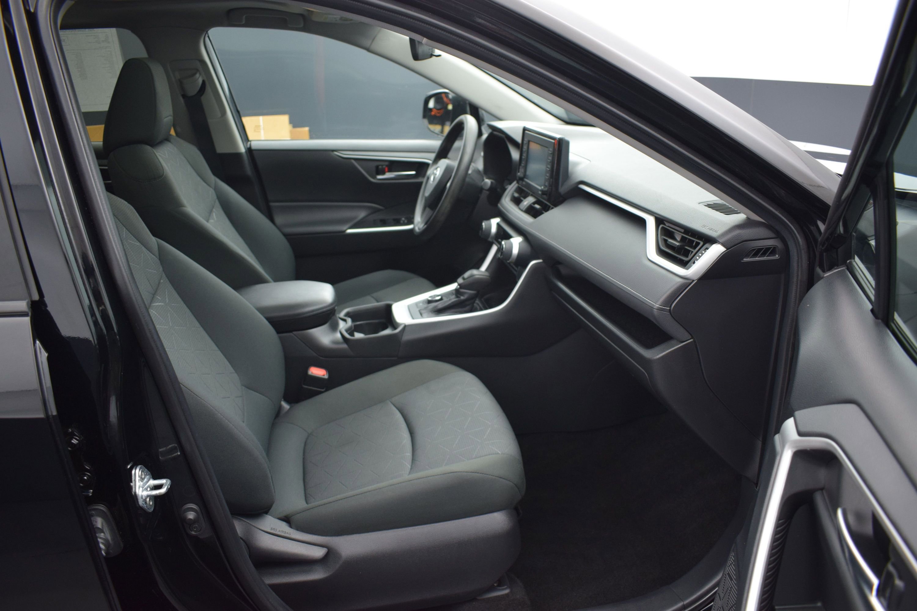 Used 2021 Toyota RAV4 XLE w/ Convenience Package AWD/4WD image 10