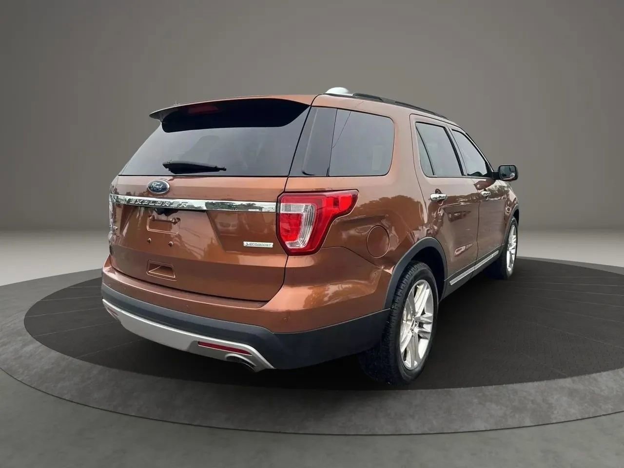 Used 2017 Ford Explorer Limited image 5