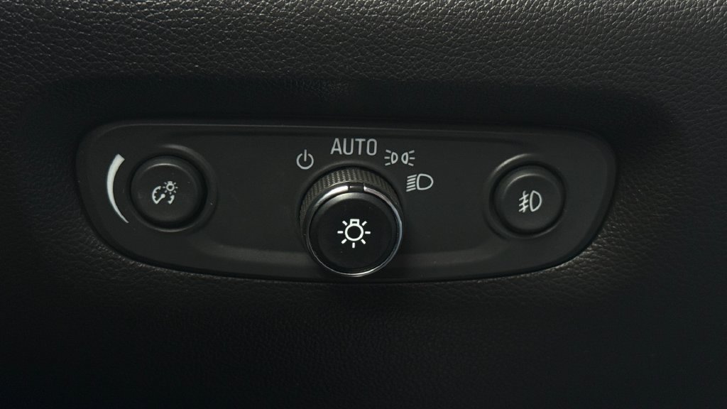 Used 2019 Chevrolet Traverse RS AWD/4WD image 25
