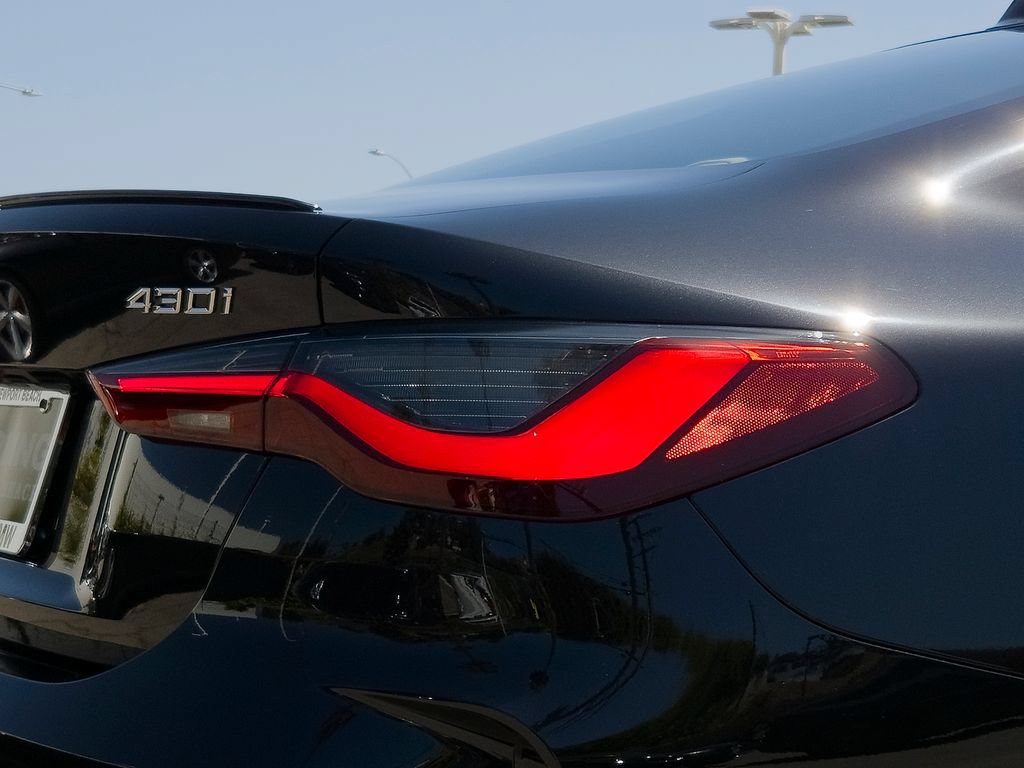 New 2026 BMW 430i Coupe w/ M Sport Package RWD image 5
