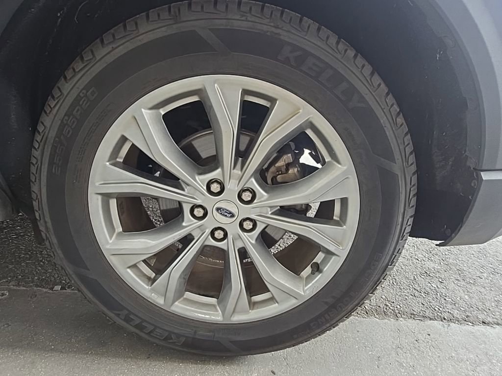 Used 2023 Ford Explorer Limited image 6