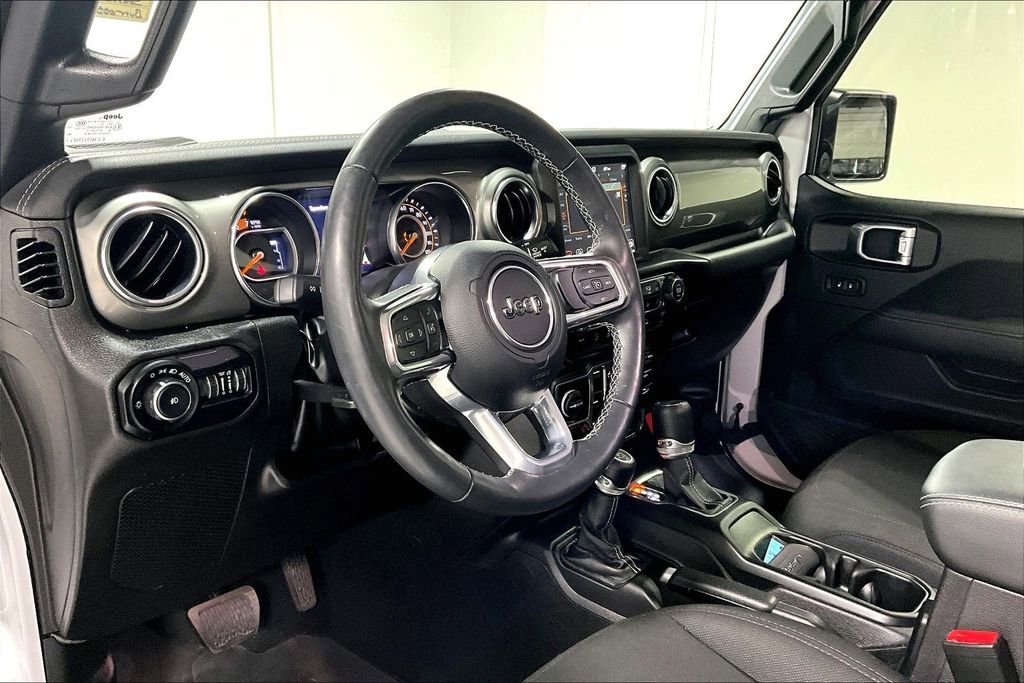 Used 2022 Jeep Wrangler Unlimited Sahara w/ Cold Weather Group image 15