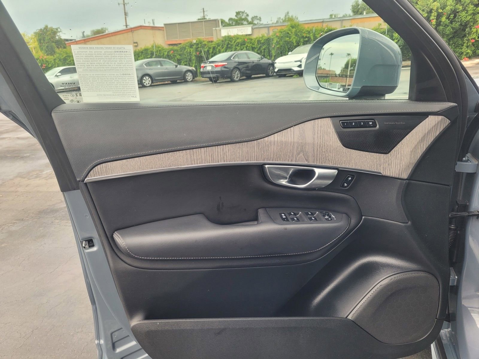 Certified 2023 Volvo XC90 T8 Ultimate w/ Protection Package Premier image 11