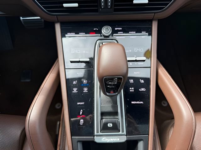 Used 2020 Porsche Cayenne S image 30