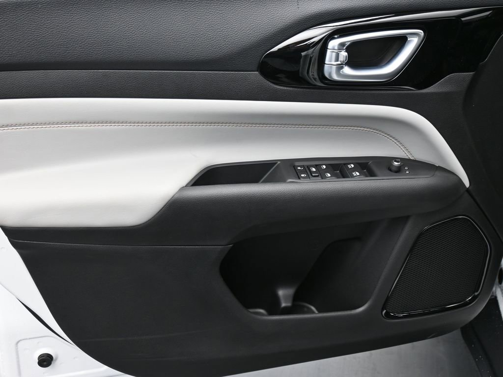 New 2026 Jeep Compass Limited image 9