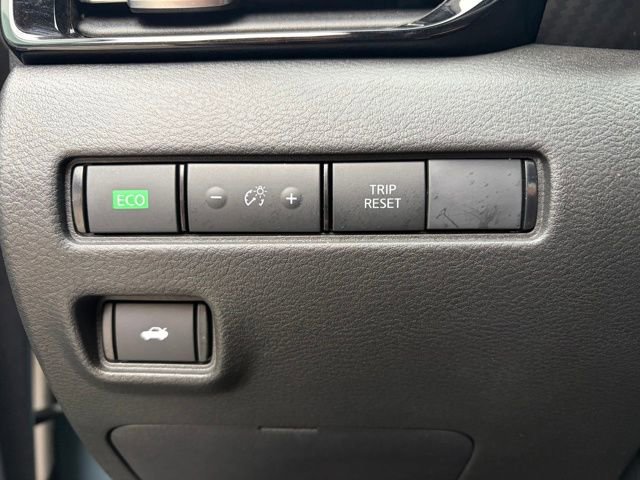 Used 2024 Nissan Sentra SR w/ SR Premium Package image 16