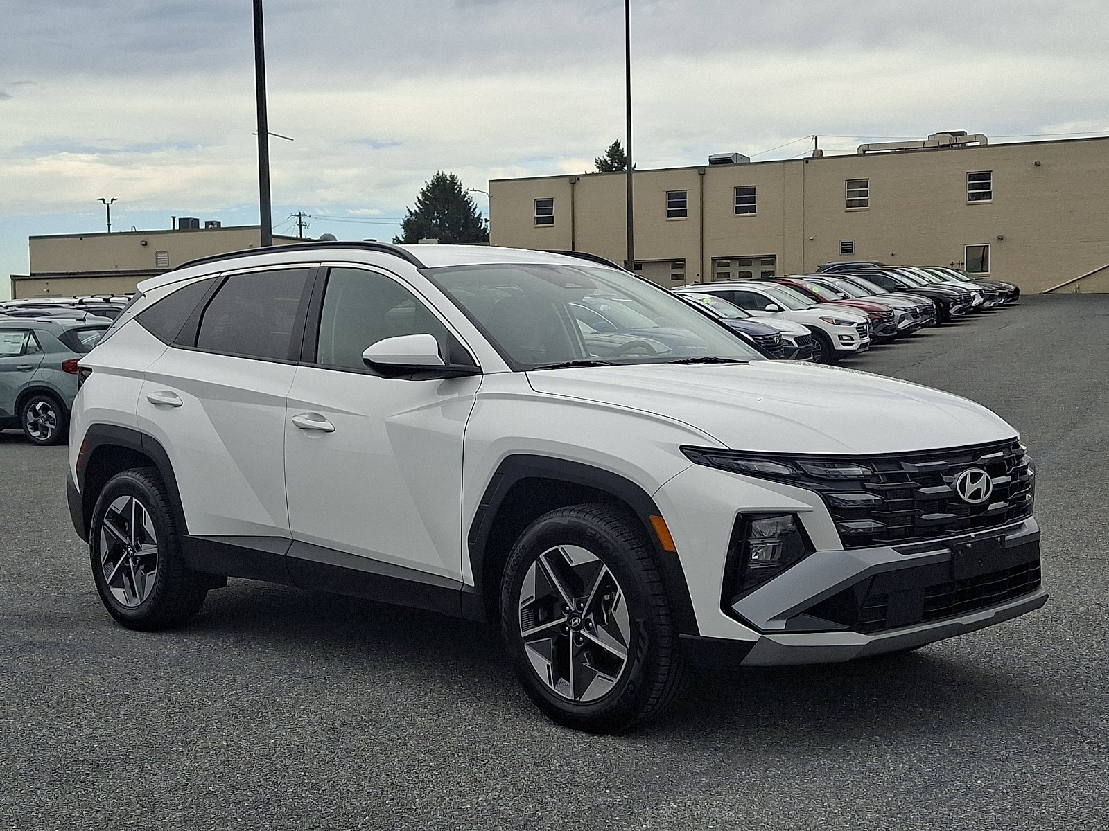 Certified 2025 Hyundai Tucson SEL AWD/4WD image 3