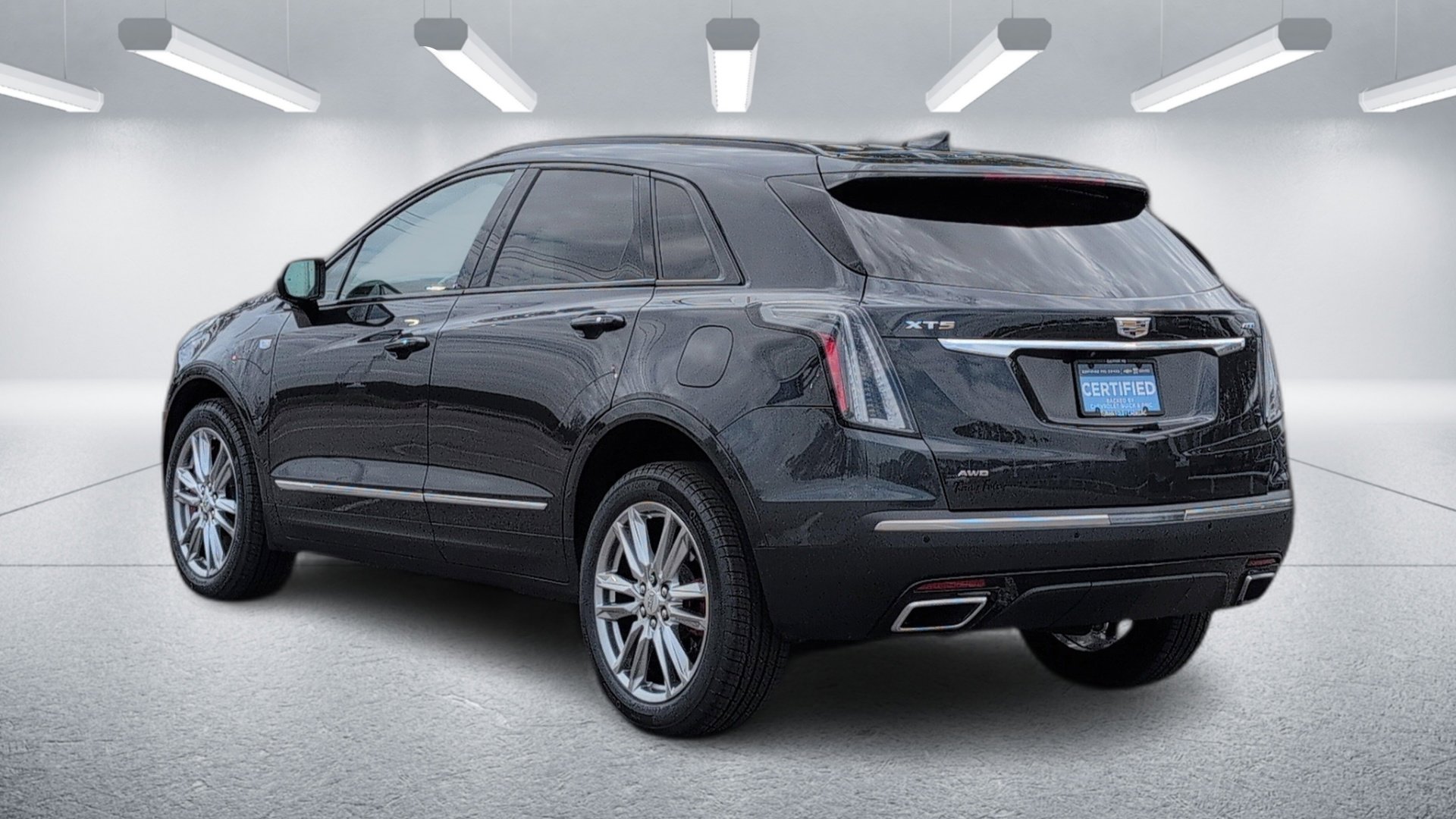 Certified 2023 Cadillac XT5 Sportv image 3