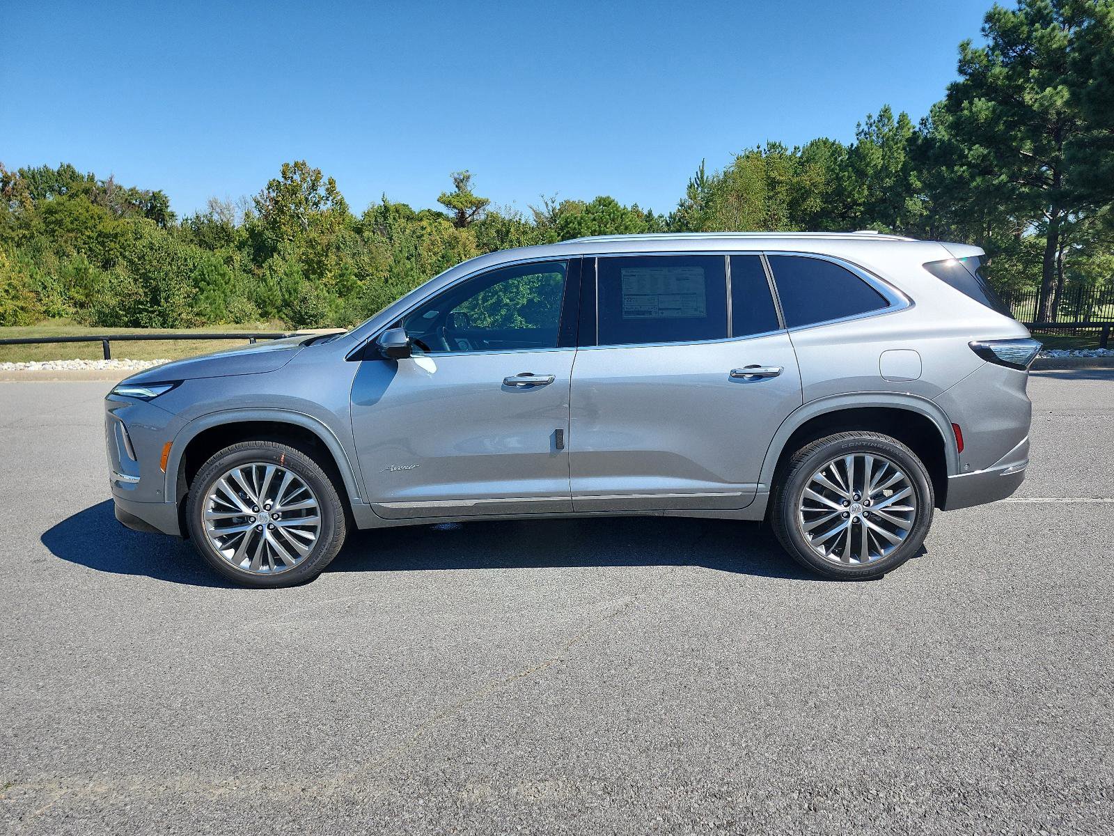 New 2026 Buick Enclave Avenir w/ Super Cruise Package image 2