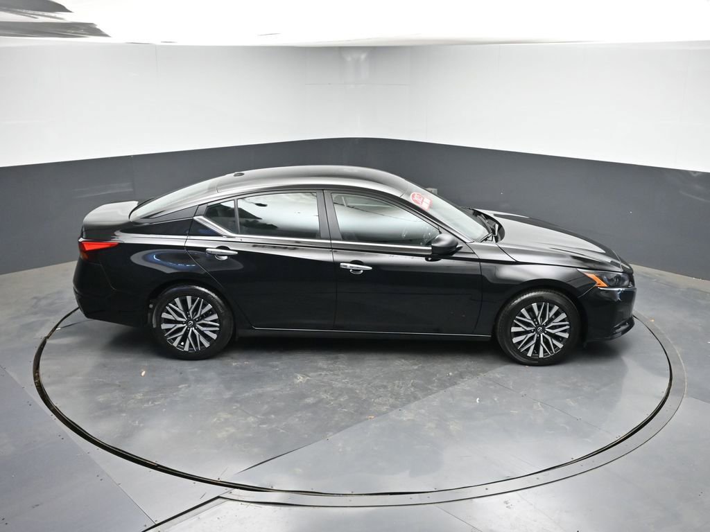 Used 2025 Nissan Altima 2.5 SV image 37