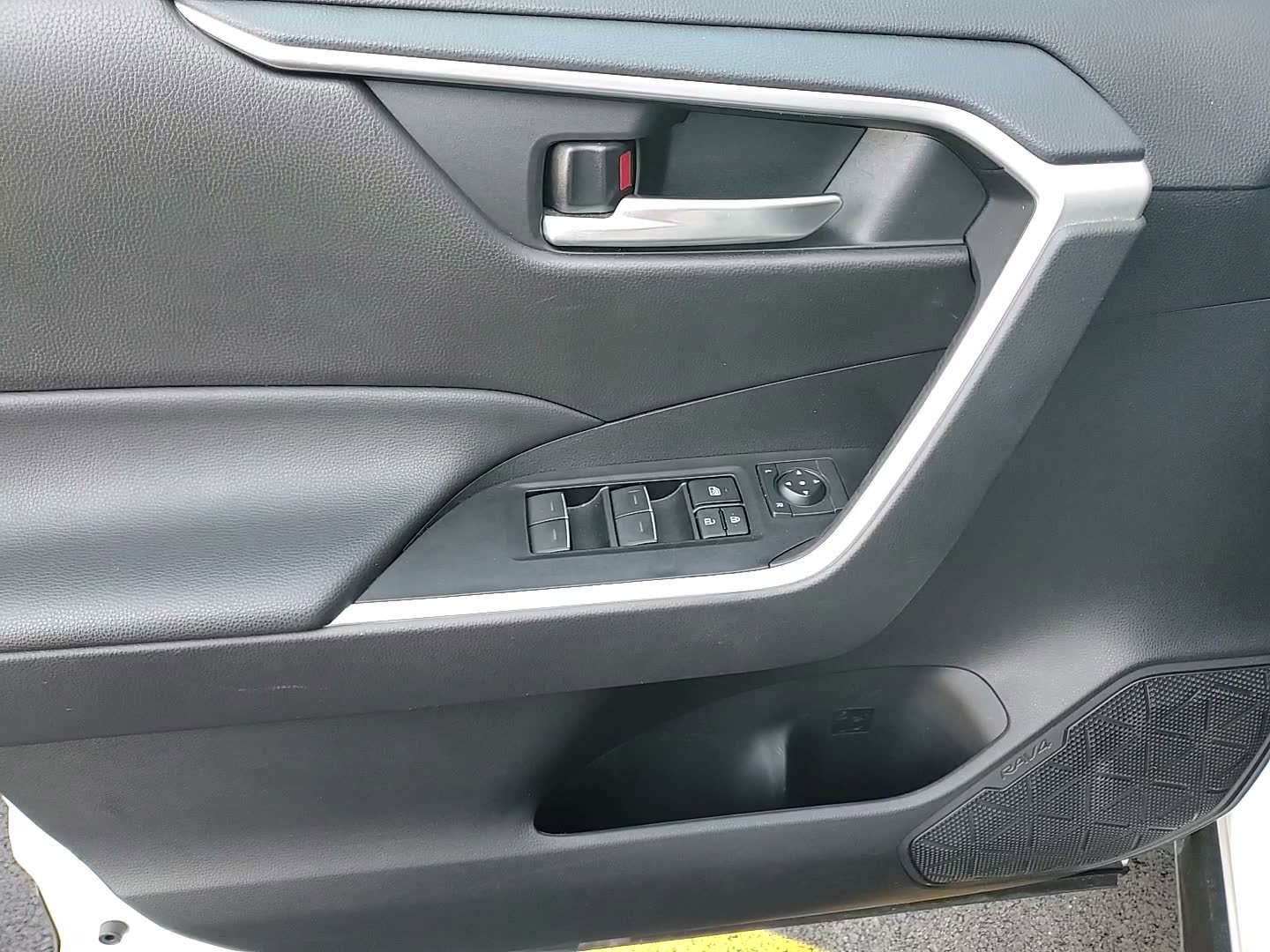 Certified 2024 Toyota RAV4 XLE image 17