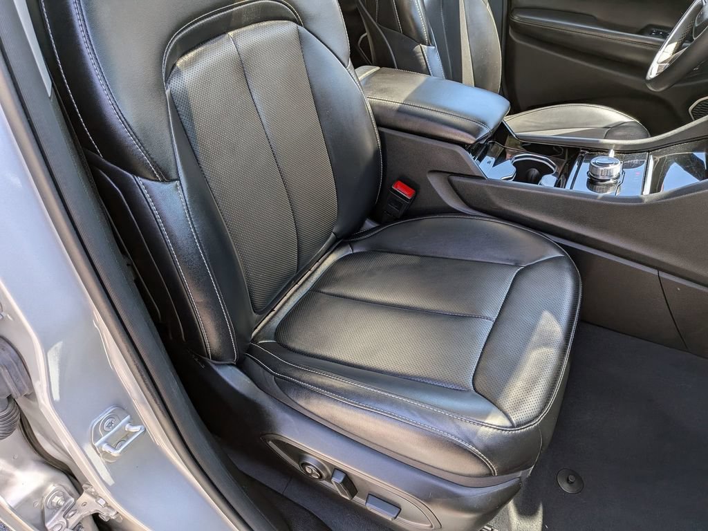 Used 2023 Jeep Grand Cherokee Limited w/ Luxury Tech Group II AWD/4WD image 30