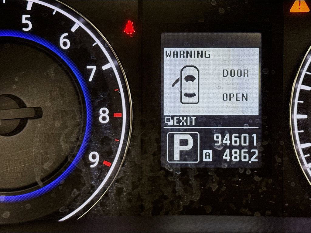 Used 2014 INFINITI Q60 Convertible w/ Premium Package image 12