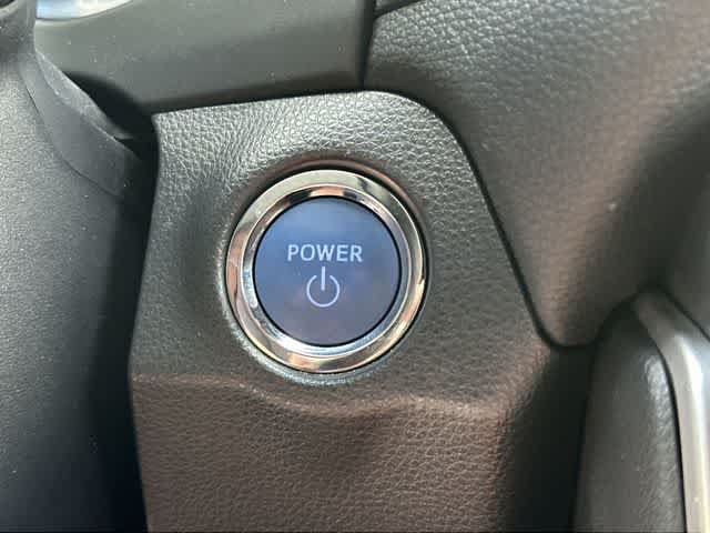 Used 2022 Toyota RAV4 XSE AWD/4WD image 11