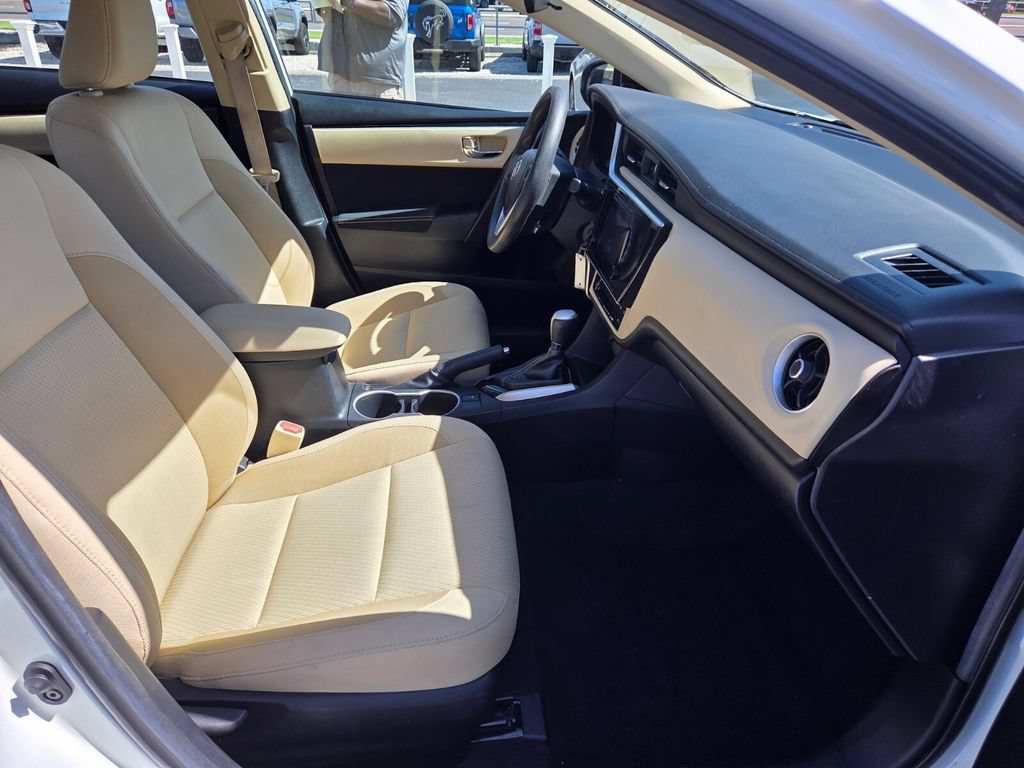 Used 2019 Toyota Corolla LE FWD image 15