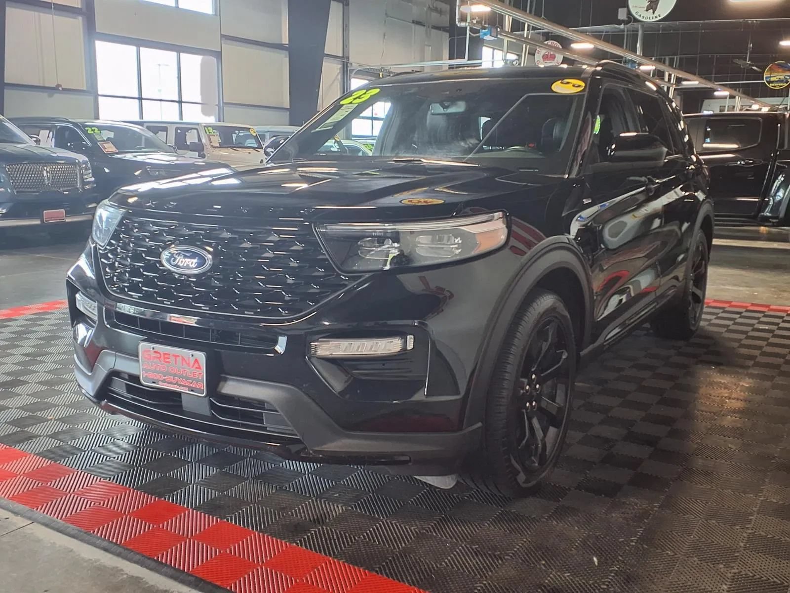 Used 2023 Ford Explorer ST-Line RWD image 4