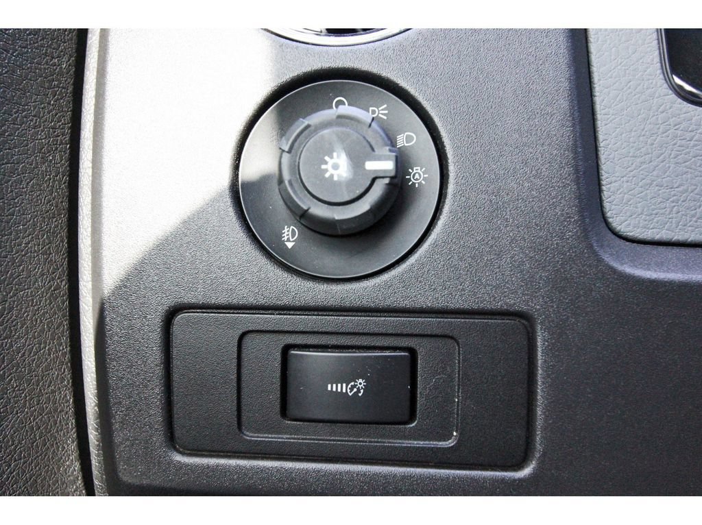 Used 2013 Ford F150 XLT w/ XLT Chrome Pkg RWD image 22