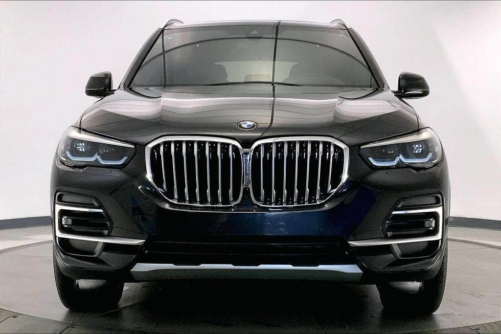 Certified 2023 BMW X5 xDrive40i w/ Premium Package AWD/4WD image 2