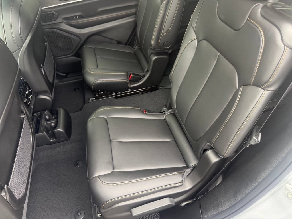 New 2026 Jeep Grand Cherokee L Limited AWD/4WD image 33