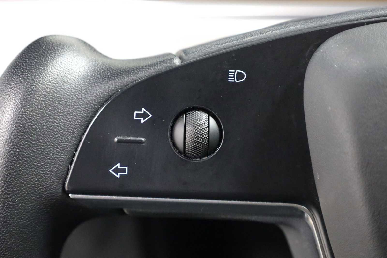 Used 2023 Tesla Model S image 24