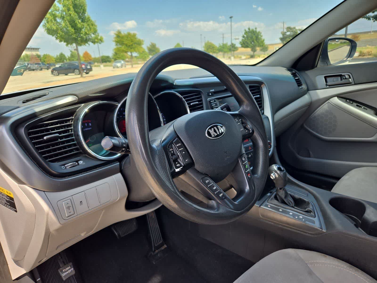 Used 2013 Kia Optima LX w/ Convenience Plus Pkg FWD image 2