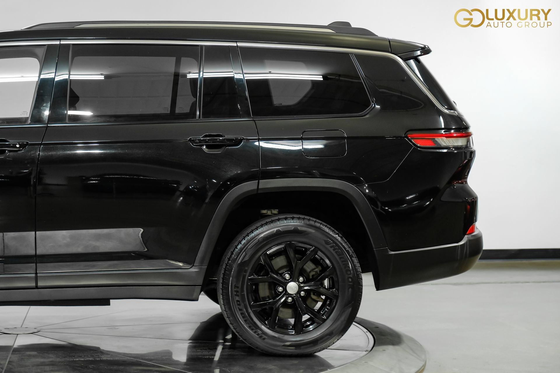 Used 2023 Jeep Grand Cherokee L Limited AWD/4WD image 14