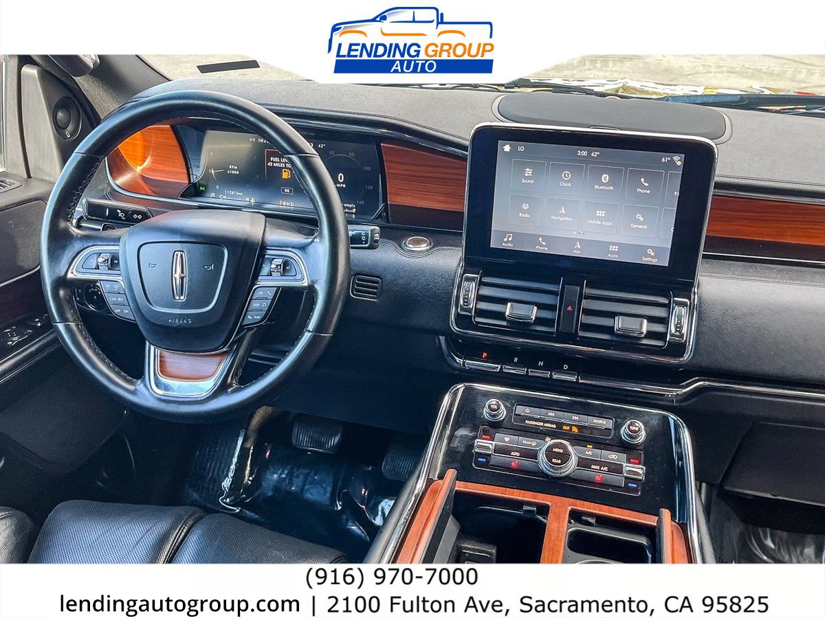 Used 2019 Lincoln Navigator Premiere image 12