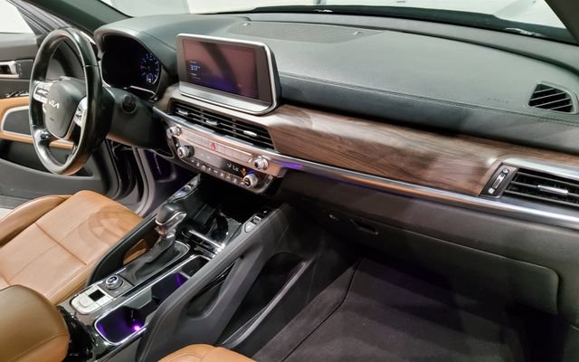 Used 2022 Kia Telluride SX w/ Nightfall Edition Package AWD/4WD image 17