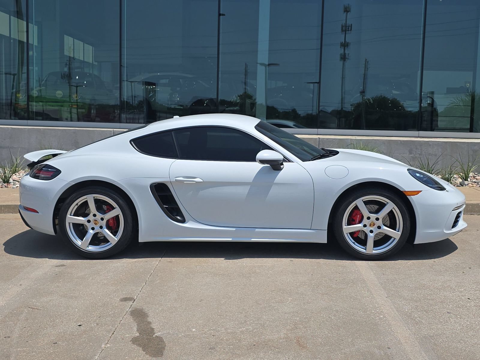 Certified 2023 Porsche 718 Cayman S RWD image 8