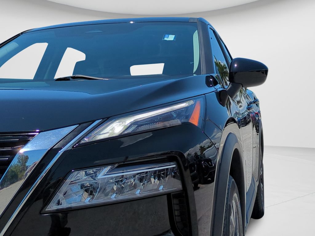 Certified 2023 Nissan Rogue SV FWD image 25