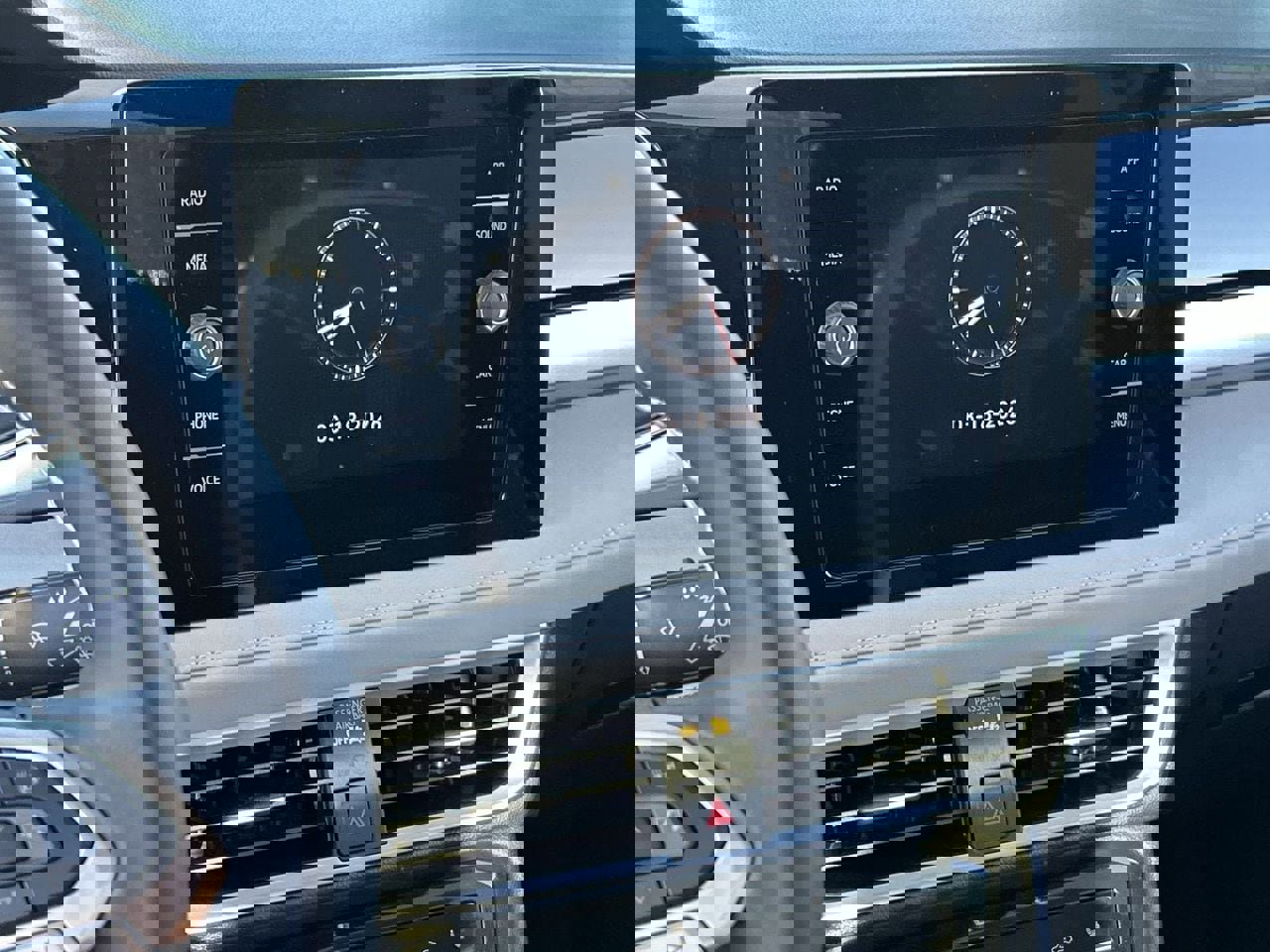 New 2026 Volkswagen Taos SE image 21