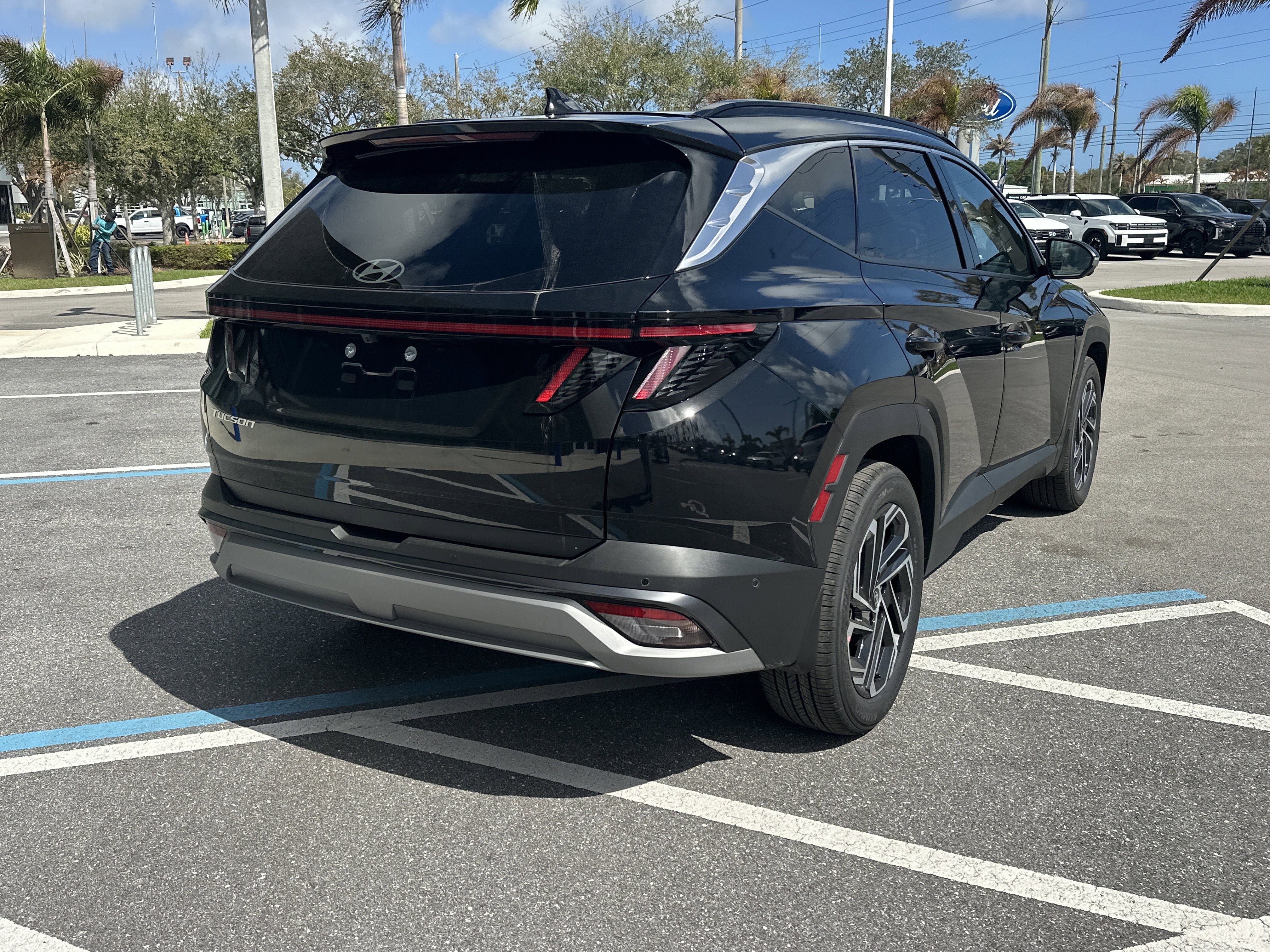 New 2026 Hyundai Tucson Limited FWD image 7