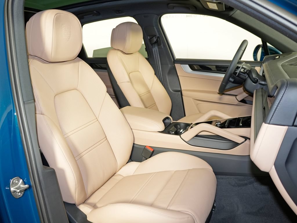 Certified 2026 Porsche Cayenne E-Hybrid AWD/4WD image 41