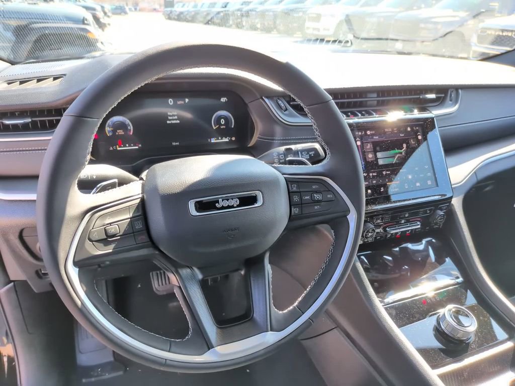 New 2025 Jeep Grand Cherokee L Altitude image 32