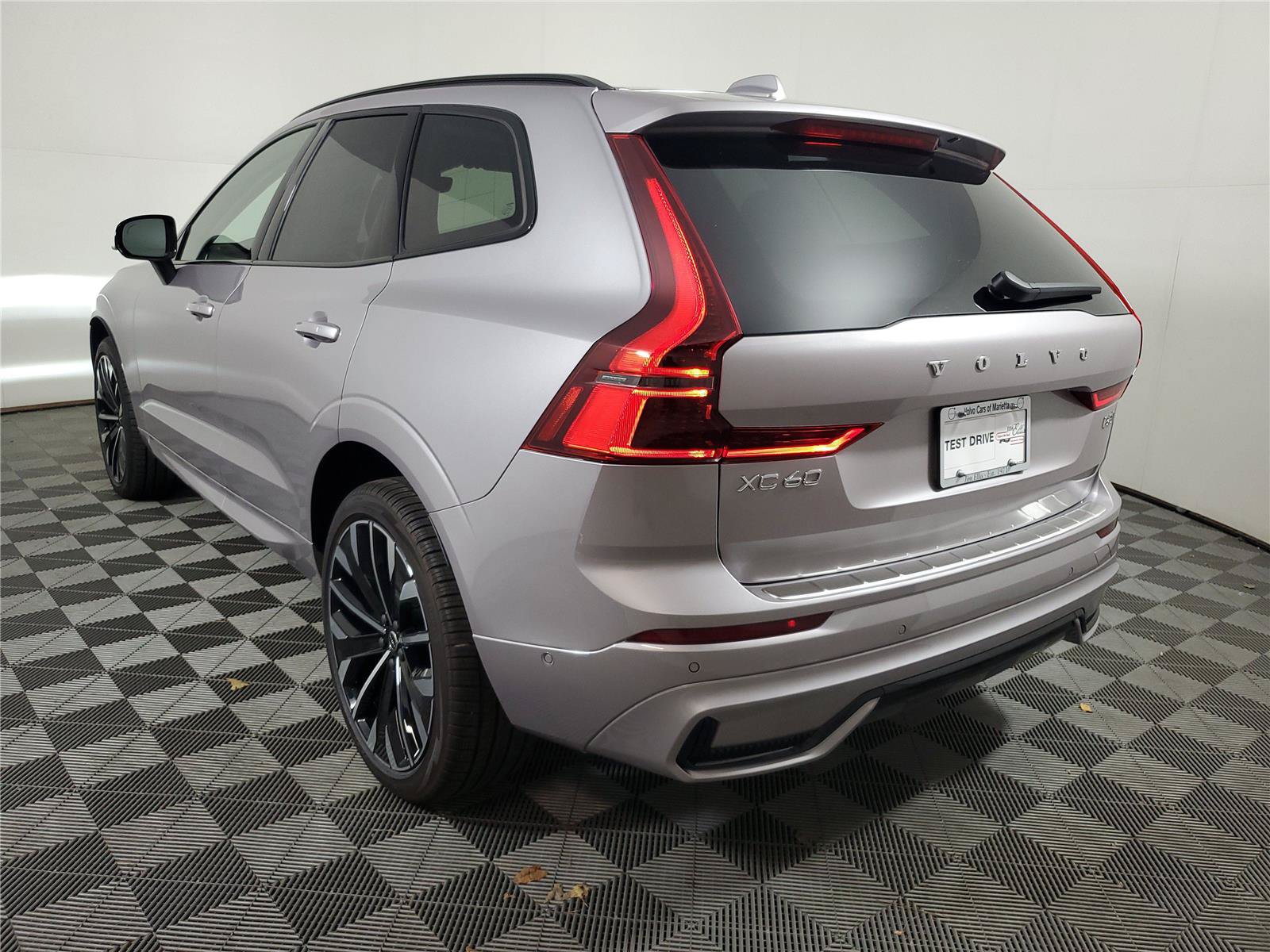 New 2026 Volvo XC60 B5 Ultra w/ Protection Package Premier AWD/4WD image 4