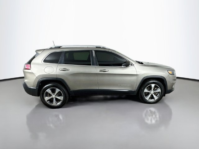 Used 2019 Jeep Cherokee Limited AWD/4WD image 5