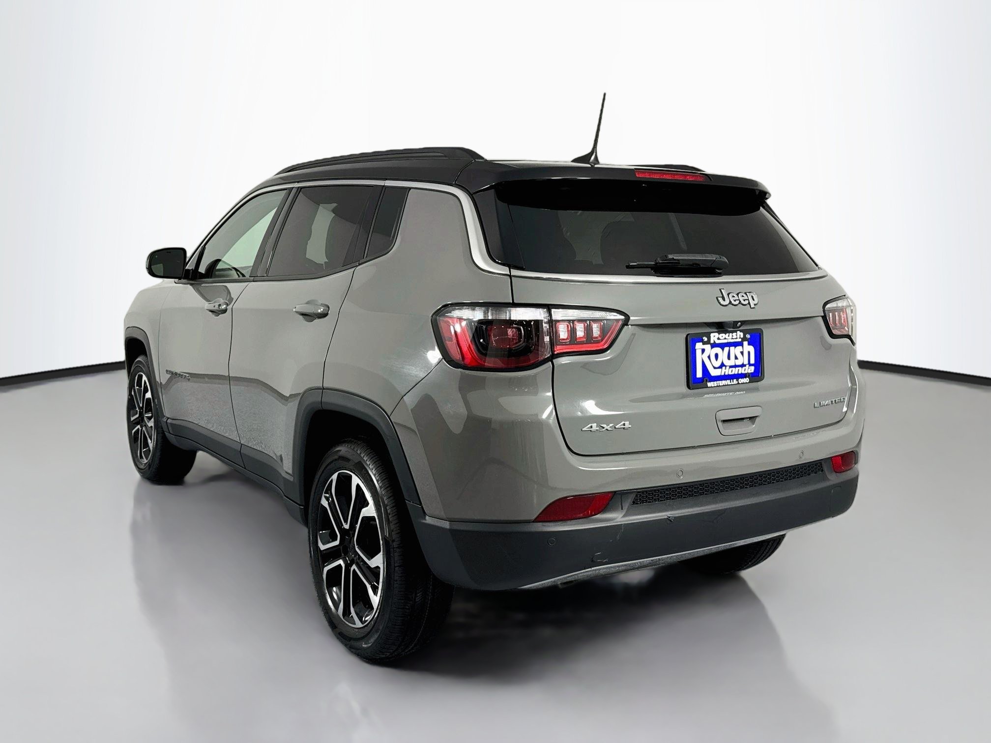 Used 2024 Jeep Compass Limited AWD/4WD image 7