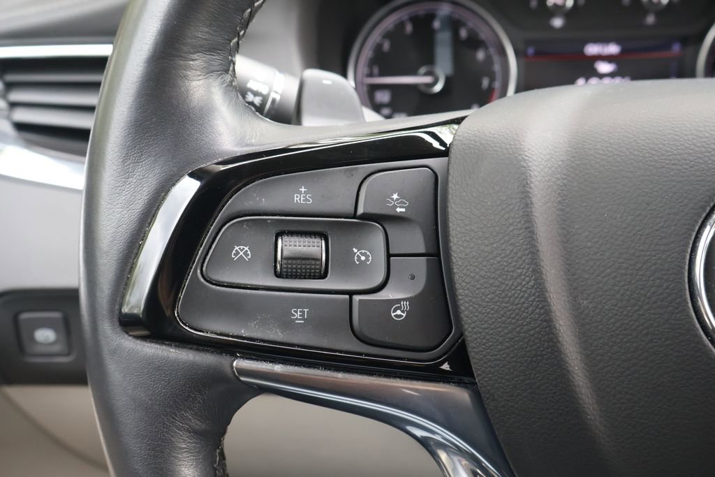 Used 2024 Buick Enclave Essence FWD image 29