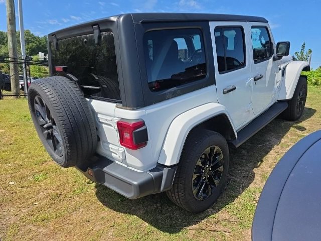 Certified 2023 Jeep Wrangler Unlimited Sahara w/ Dual Top Group AWD/4WD image 4