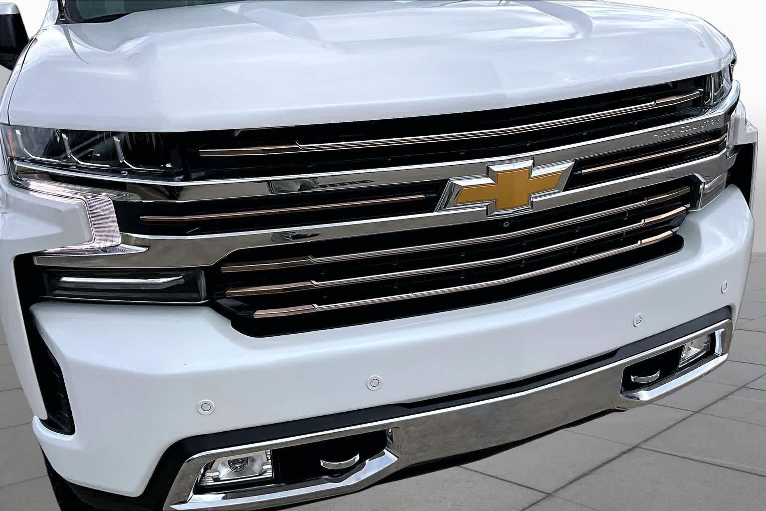 Used 2021 Chevrolet Silverado 1500 High Country w/ Technology Package AWD/4WD image 29