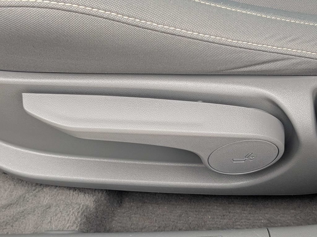 Used 2024 Hyundai Elantra SEL FWD image 19
