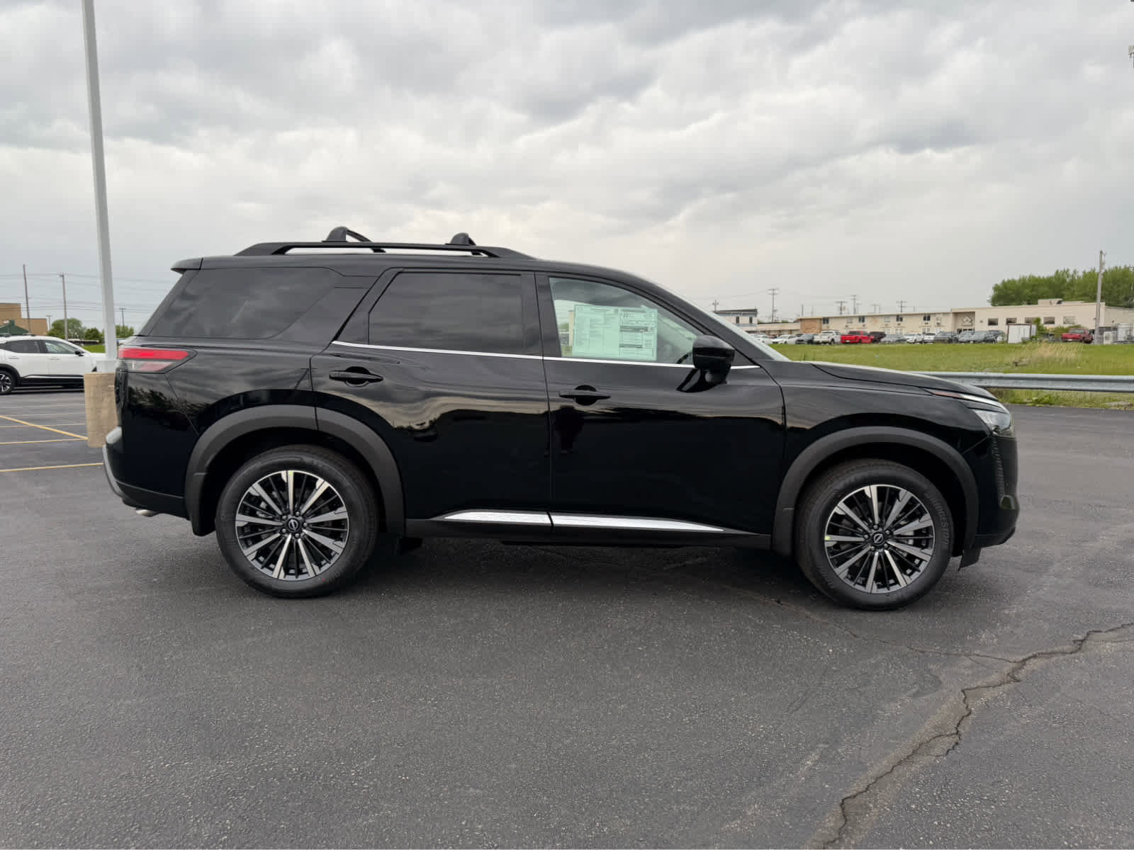 New 2026 Nissan Pathfinder Platinum AWD/4WD image 9
