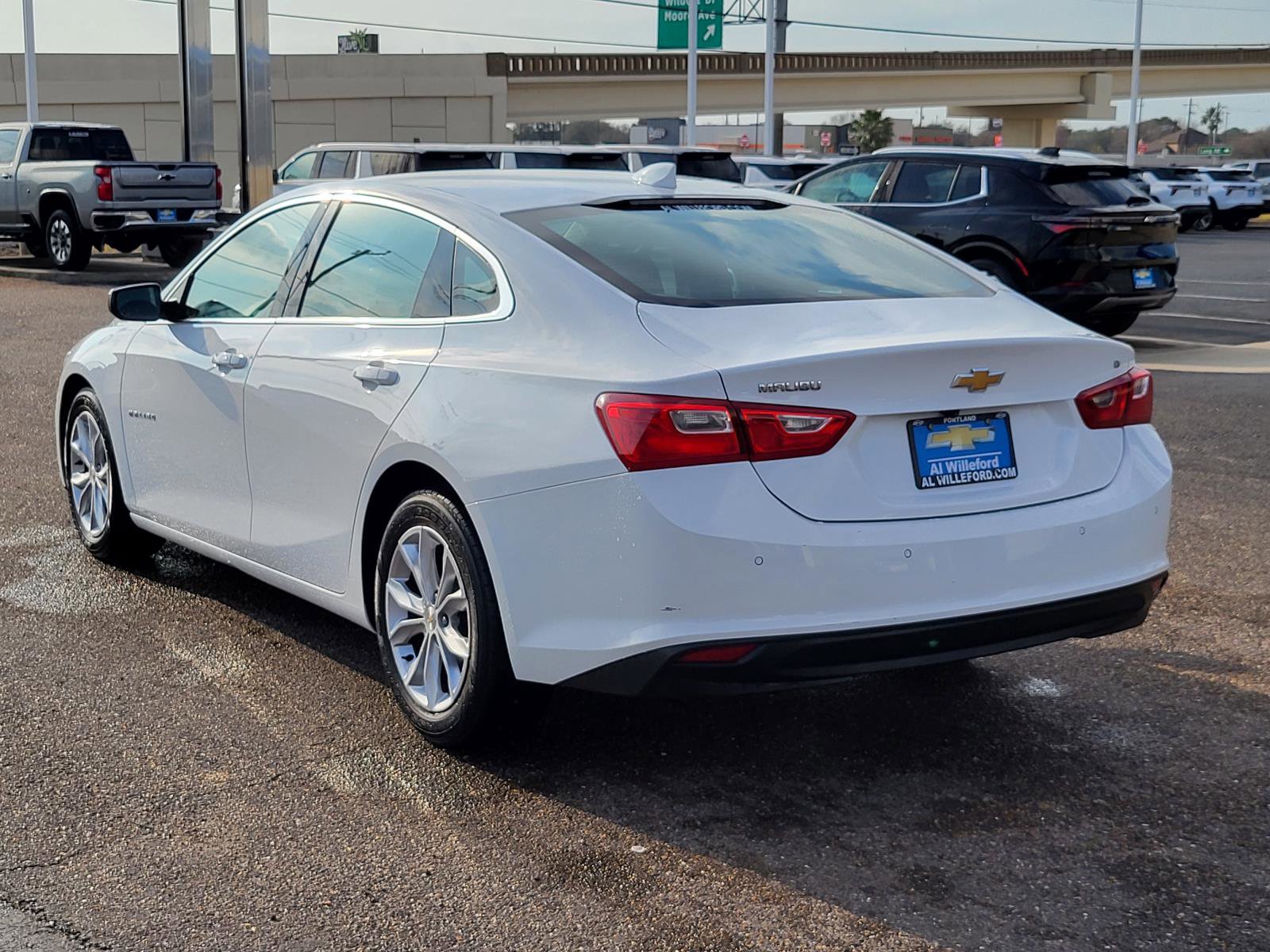Used 2024 Chevrolet Malibu LT image 3