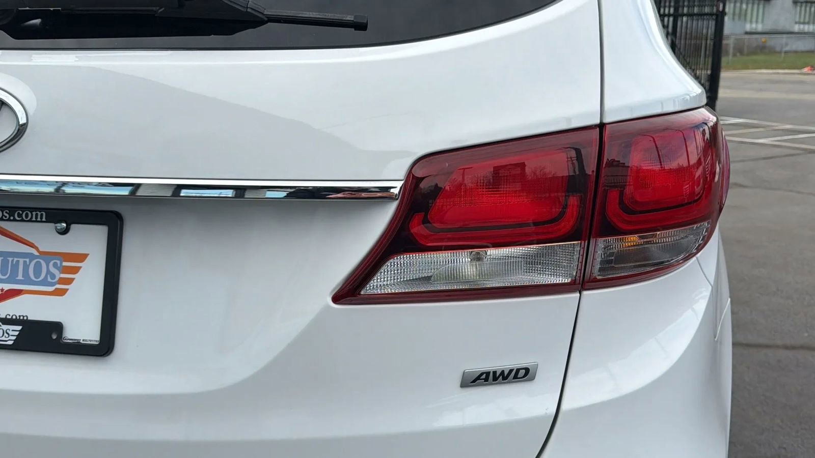 Used 2017 Hyundai Santa Fe SE image 48