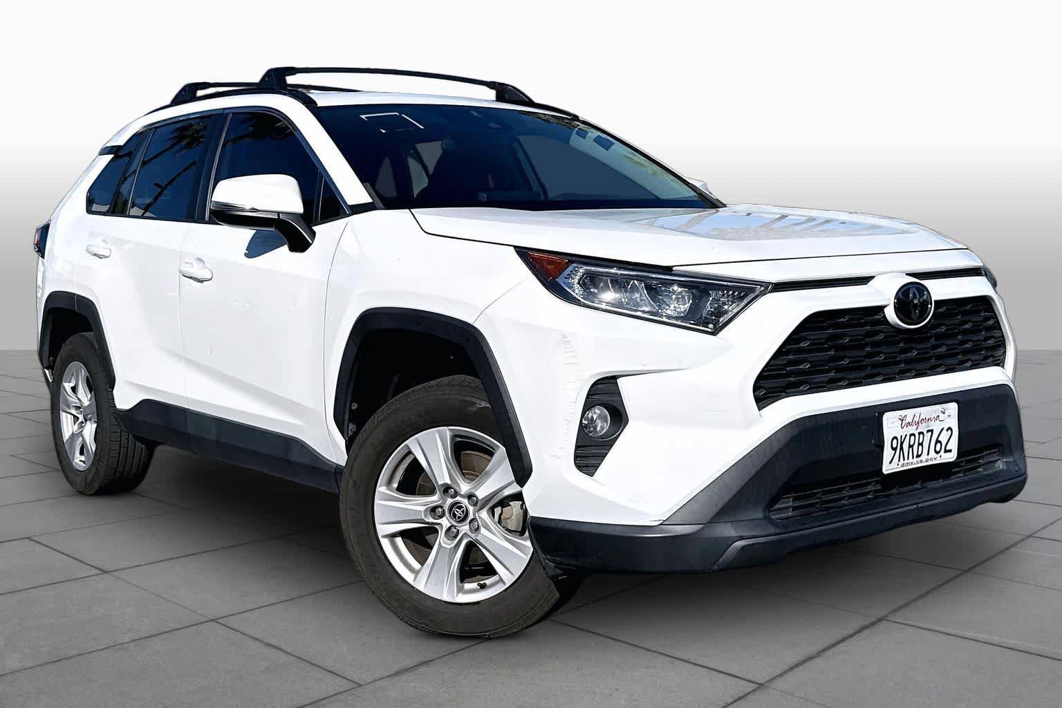Used 2021 Toyota RAV4 XLE w/ XLE Grade Weather Package AWD/4WD image 2