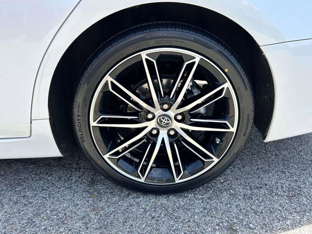 Used 2019 Toyota Avalon Touring FWD image 7