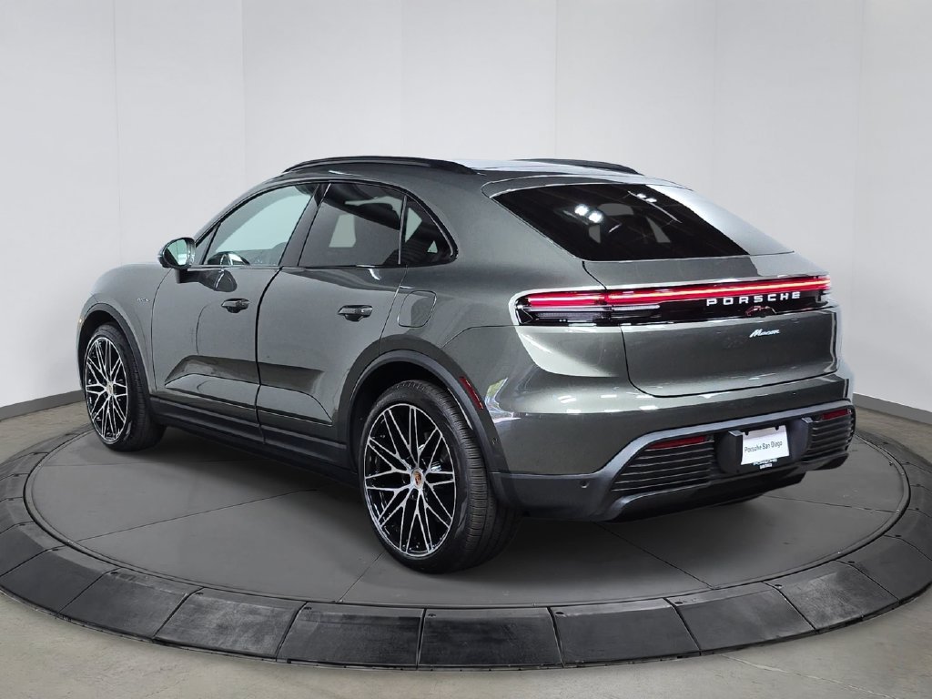 New 2026 Porsche Macan Electric RWD image 3