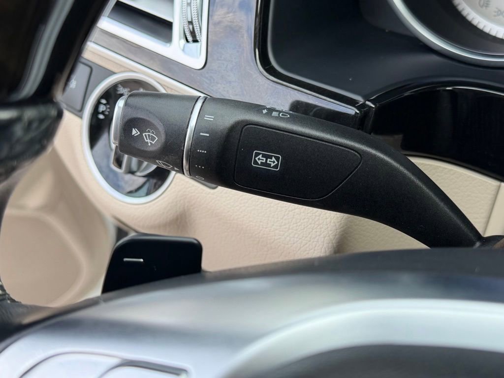 Used 2014 Mercedes-Benz E 350 Sedan image 38