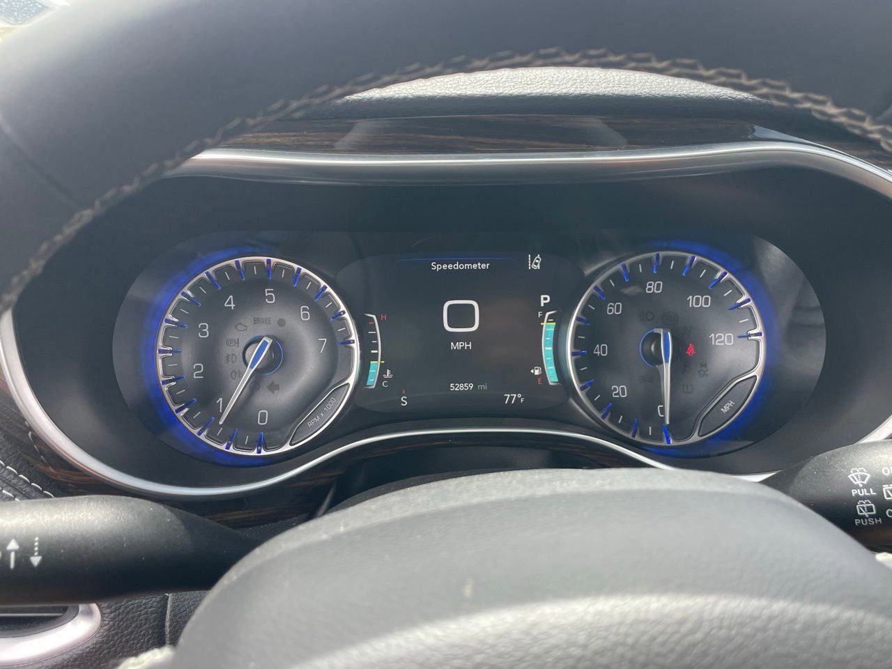 Used 2024 Chrysler Pacifica Limited FWD image 11