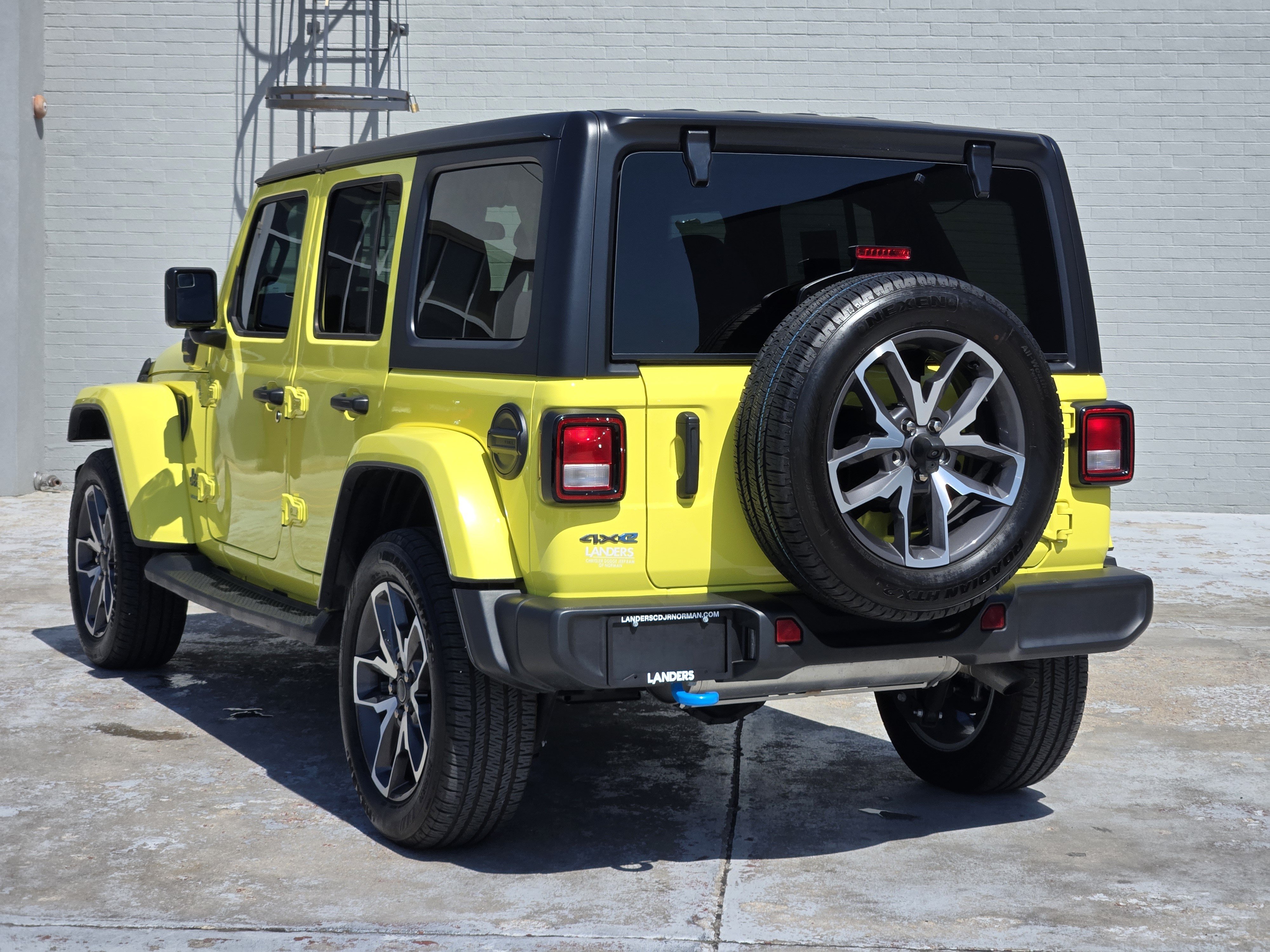 Used 2024 Jeep Wrangler Unlimited AWD/4WD image 6